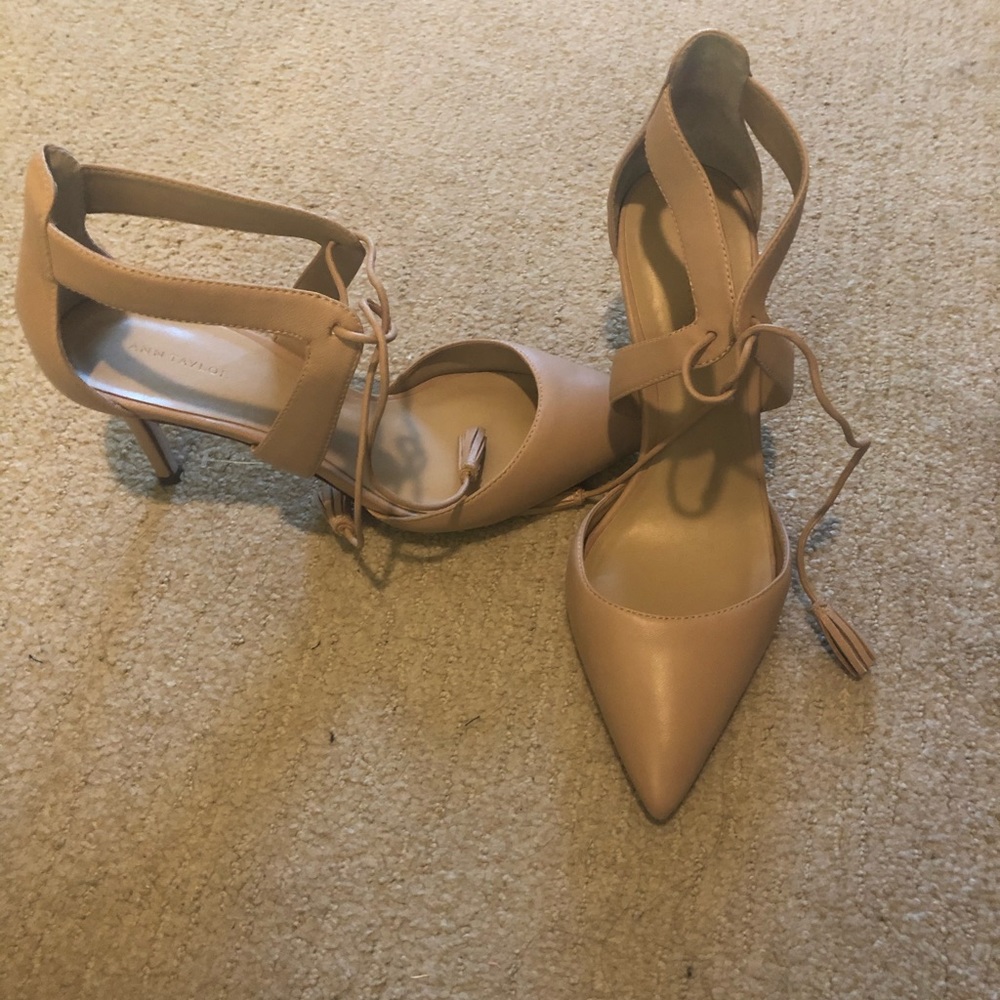 Ann Taylor Tan closed toe strappy tassel heel